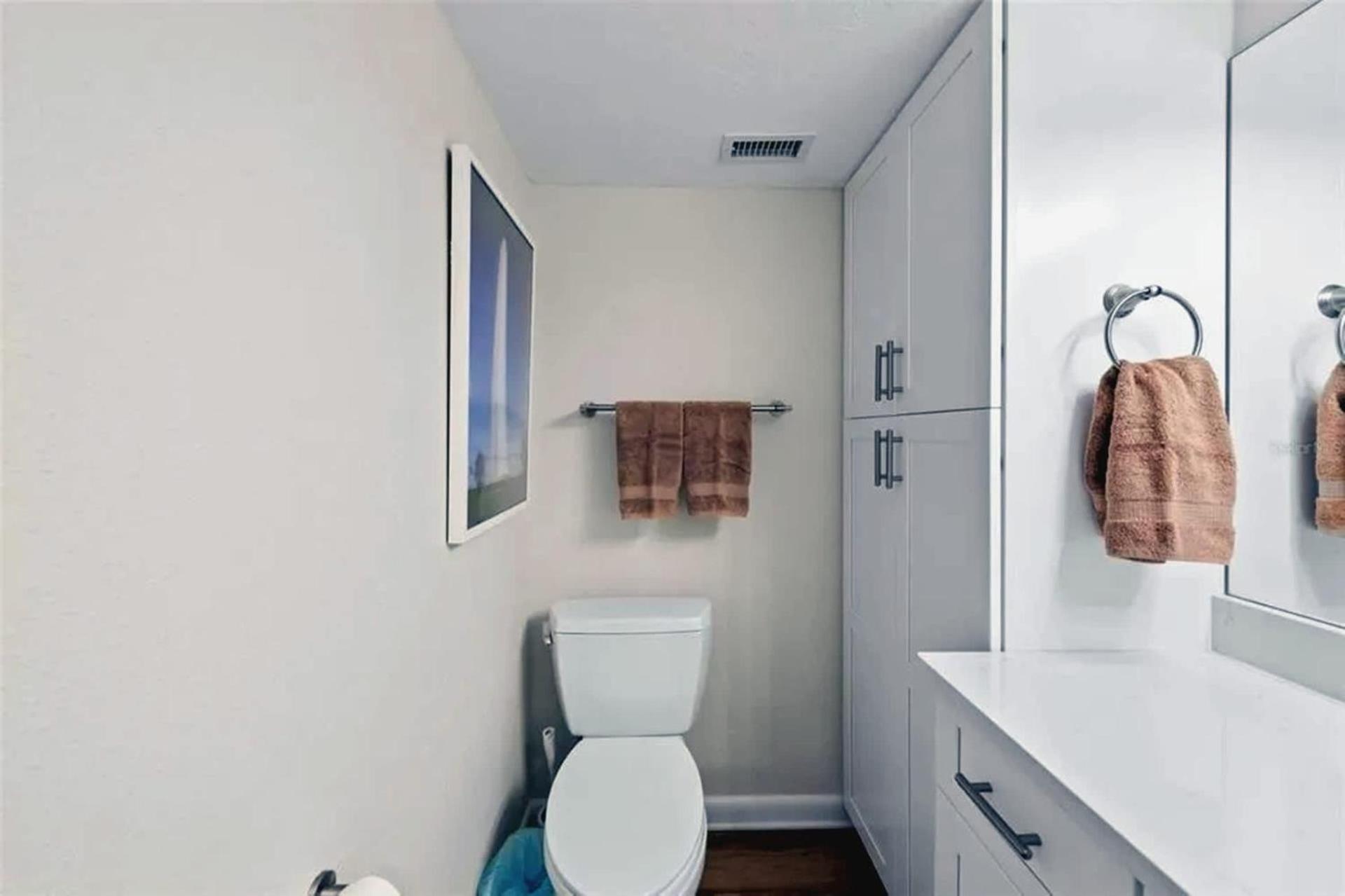 Apartment Updated 2-bedroom Gulf-front *